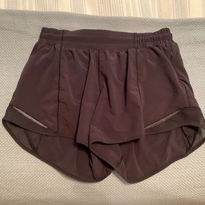 Black size 4 lulu shorts